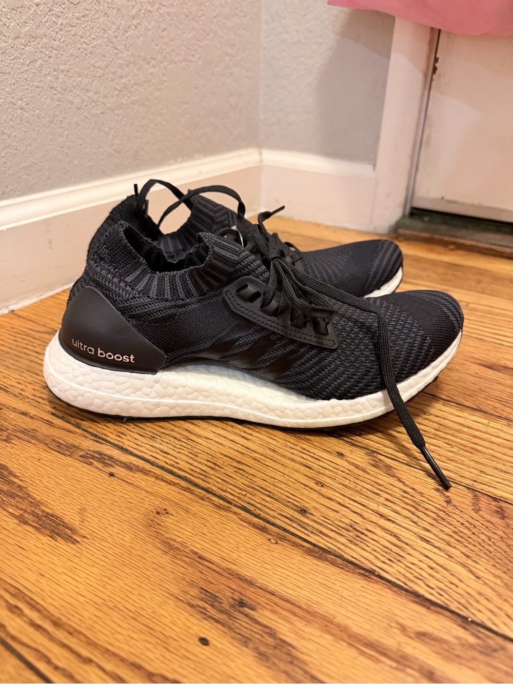 NWT adidas Black Ultra Boost X Knit Runner BLACK with White Midsole - Size 7